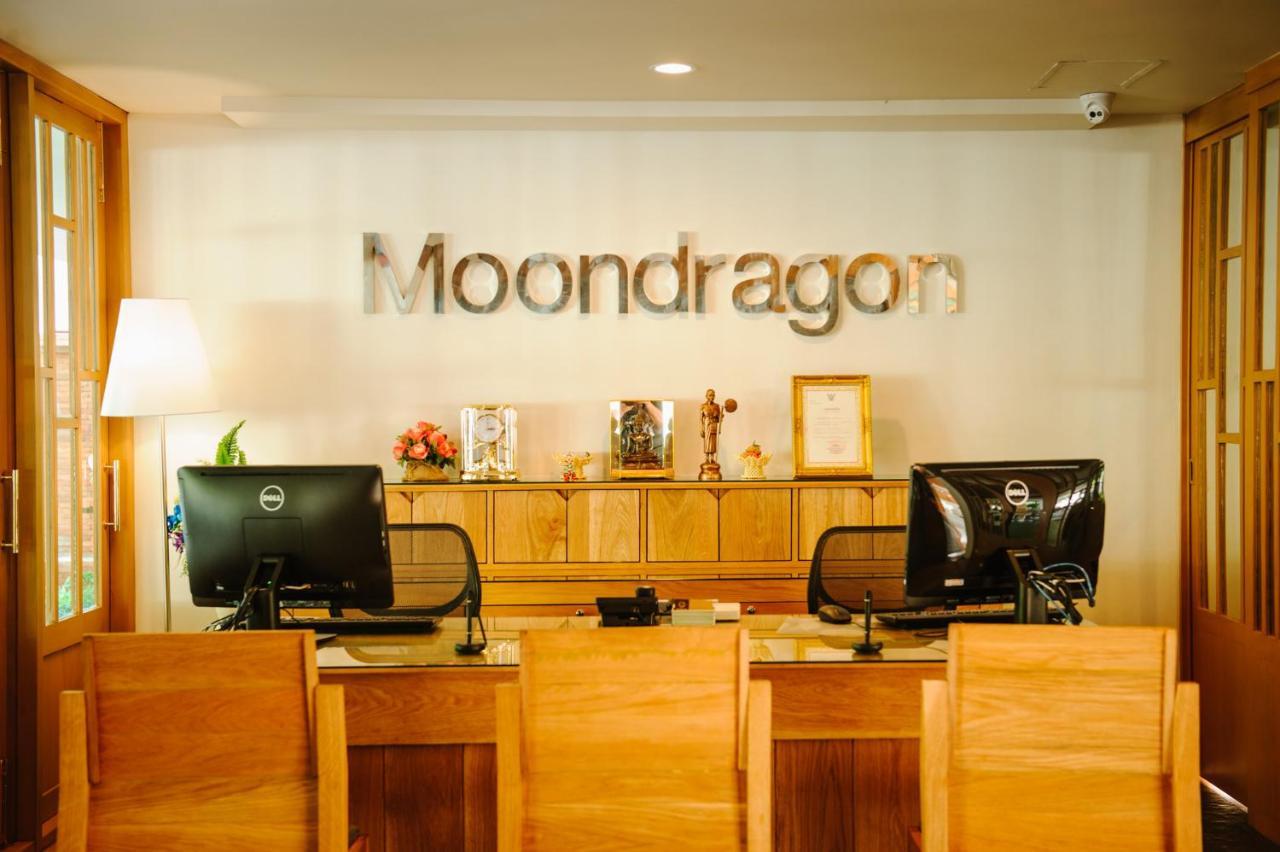 Moon Dragon Hotel Csiangmaj Kültér fotó